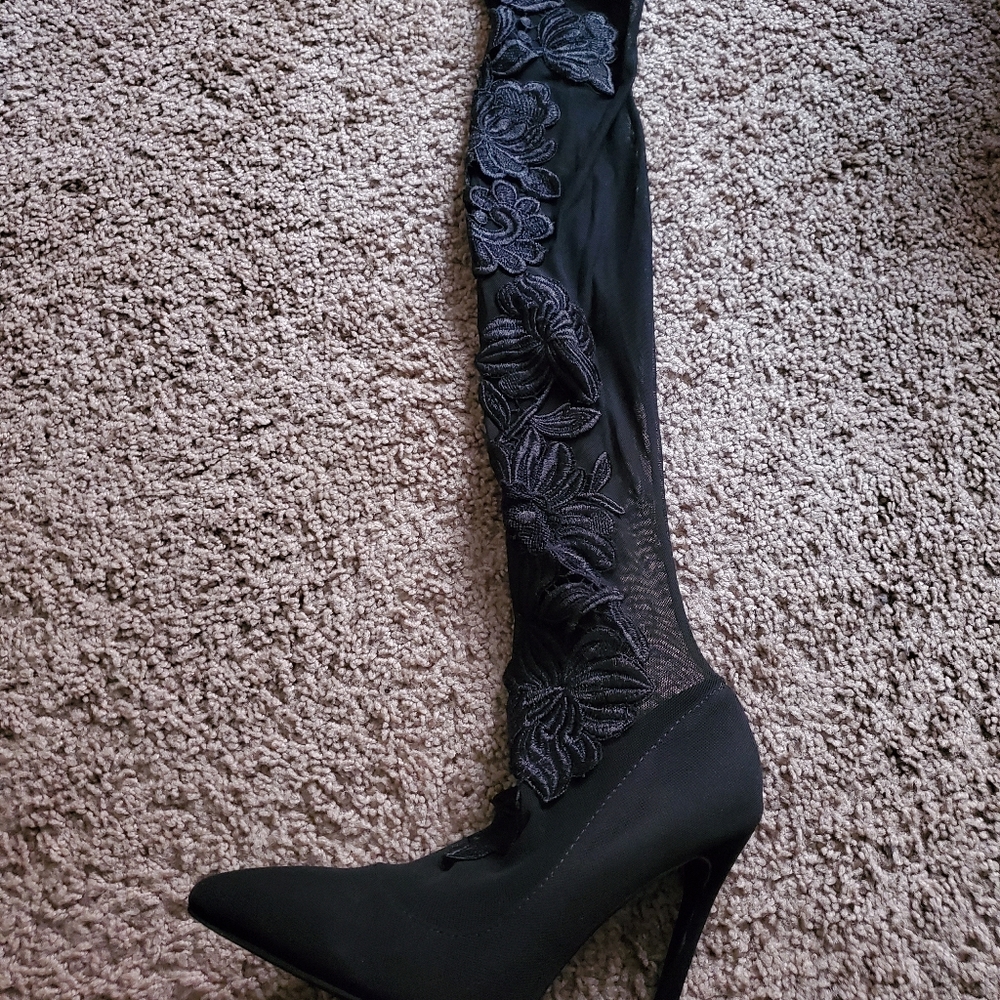 Heels - Picture 3 of 5